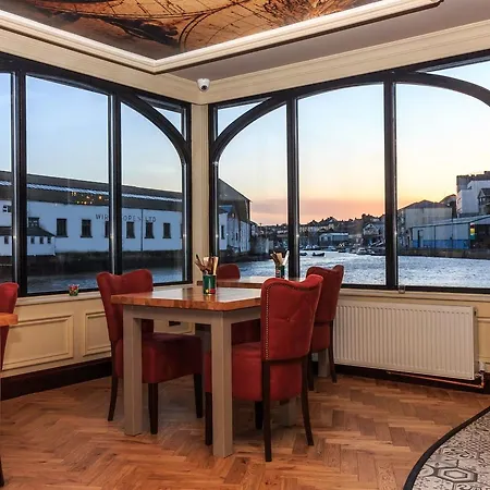 Oda ve Kahvaltı The Bridge Tavern *